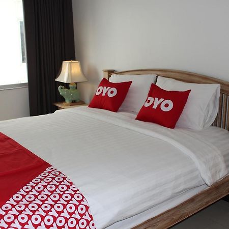 Oyo 75409 Premium The Family Hotel Chiang Mai Extérieur photo