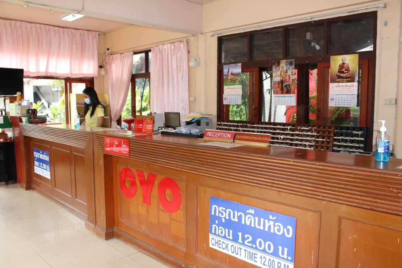 Oyo 75409 Premium The Family Hotel Chiang Mai Extérieur photo