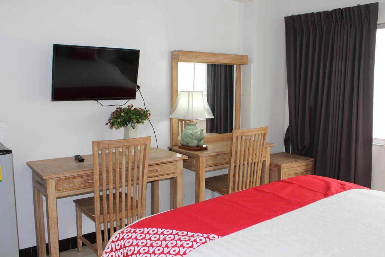 Oyo 75409 Premium The Family Hotel Chiang Mai Extérieur photo