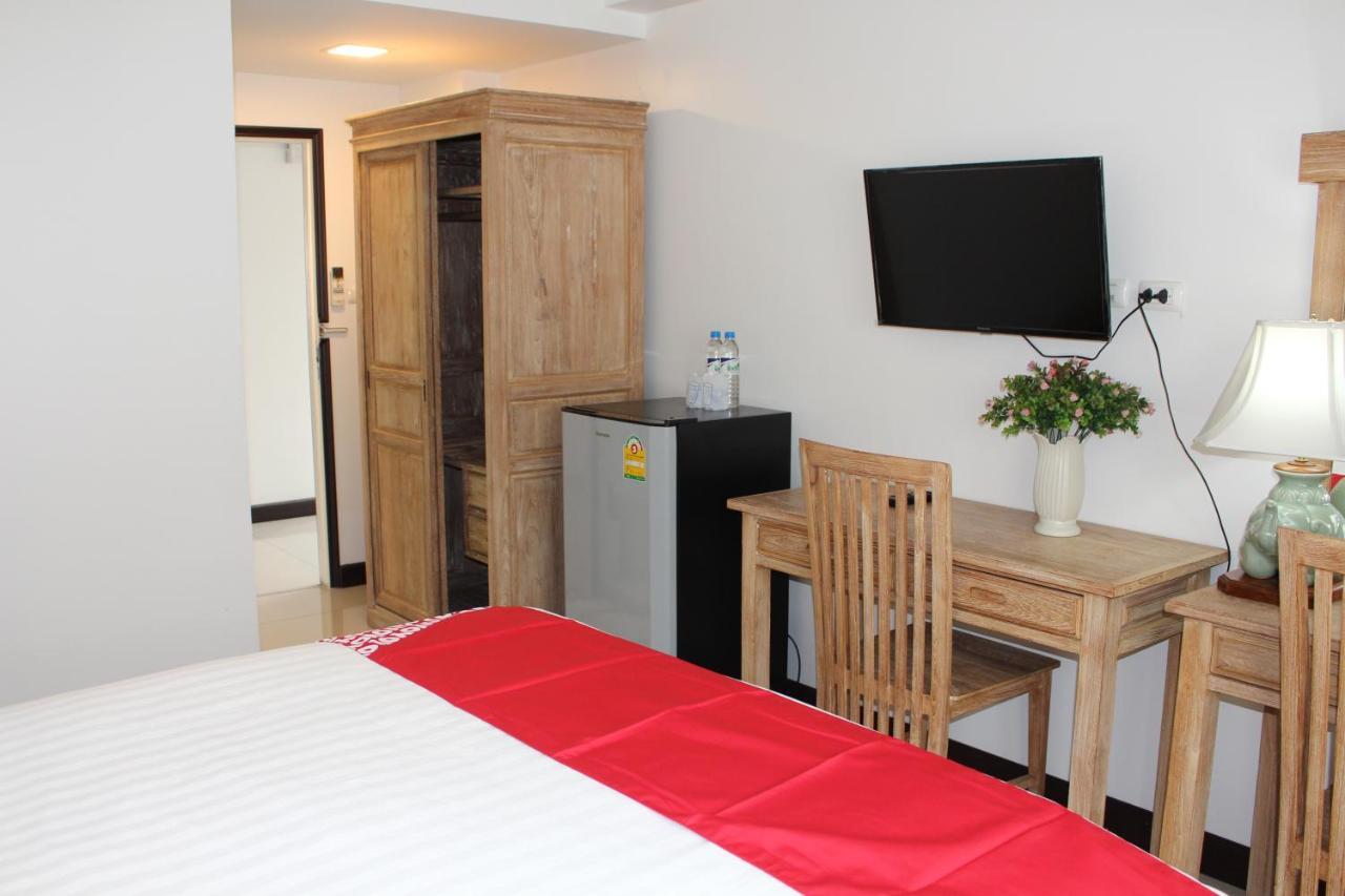 Oyo 75409 Premium The Family Hotel Chiang Mai Extérieur photo