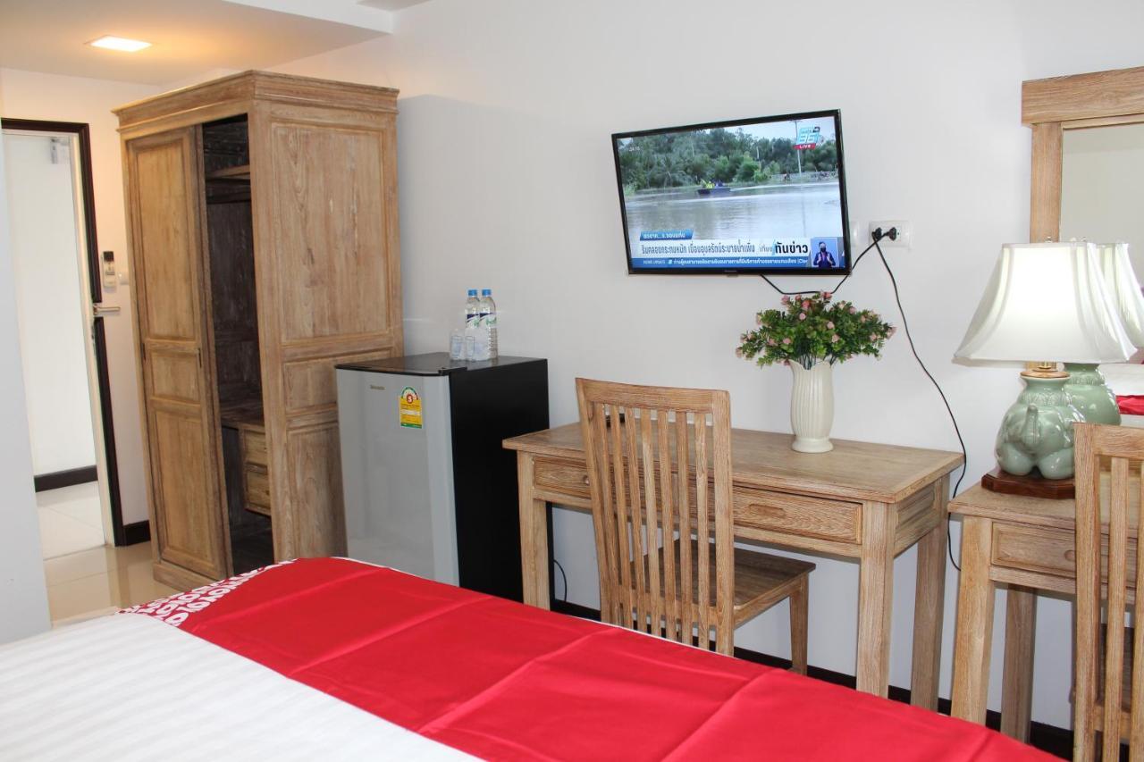 Oyo 75409 Premium The Family Hotel Chiang Mai Extérieur photo