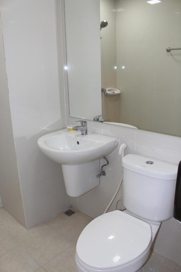 Oyo 75409 Premium The Family Hotel Chiang Mai Extérieur photo